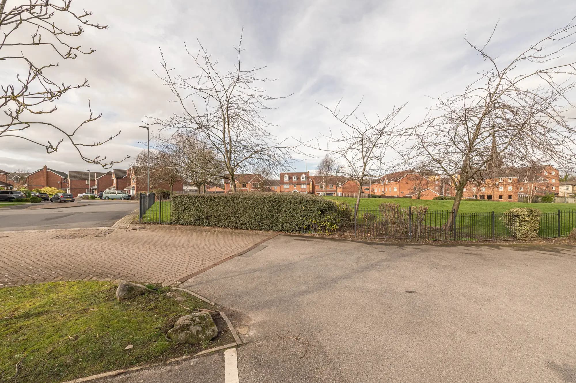 property photo 14 of 18