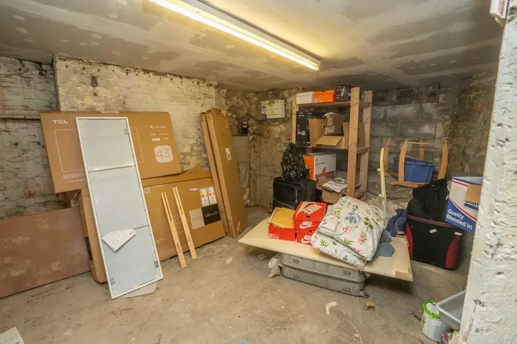 property photo 29 of 32