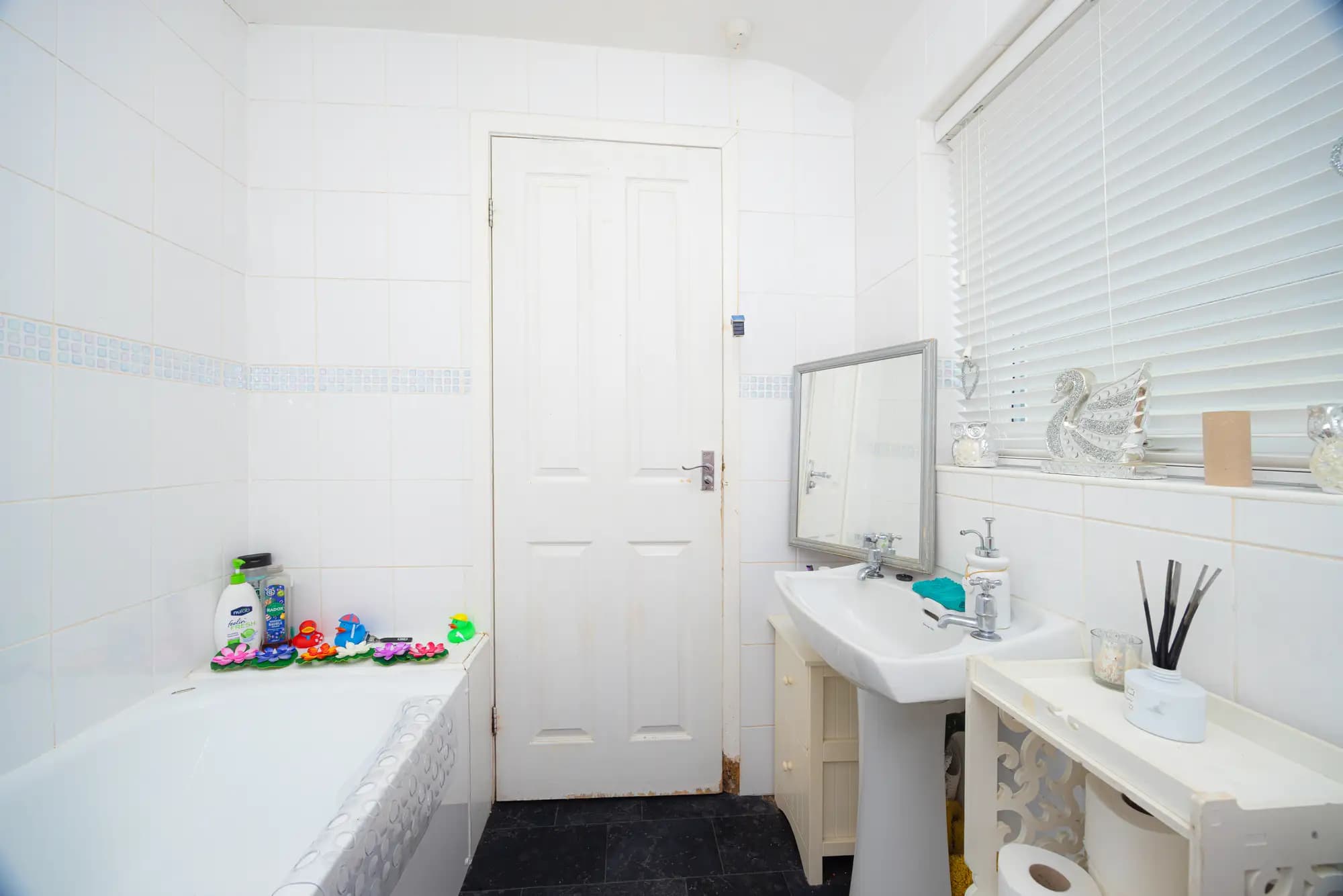 property photo 7 of 19