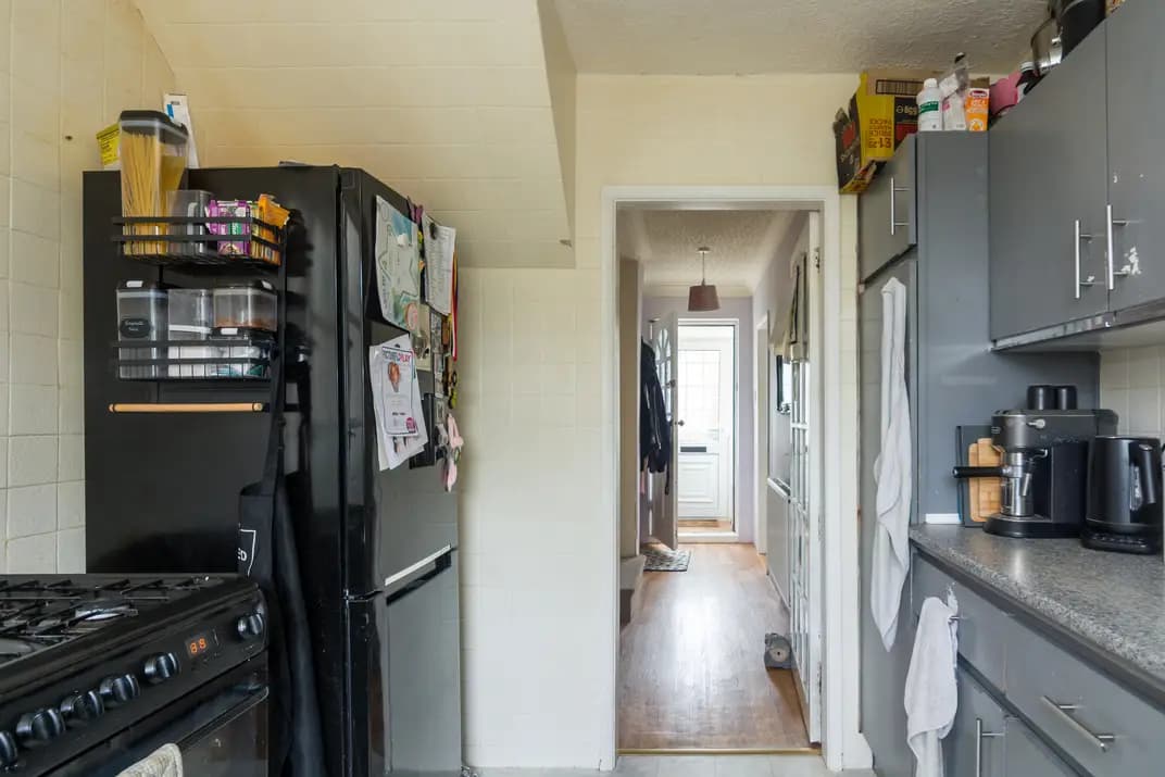 property photo 10 of 28