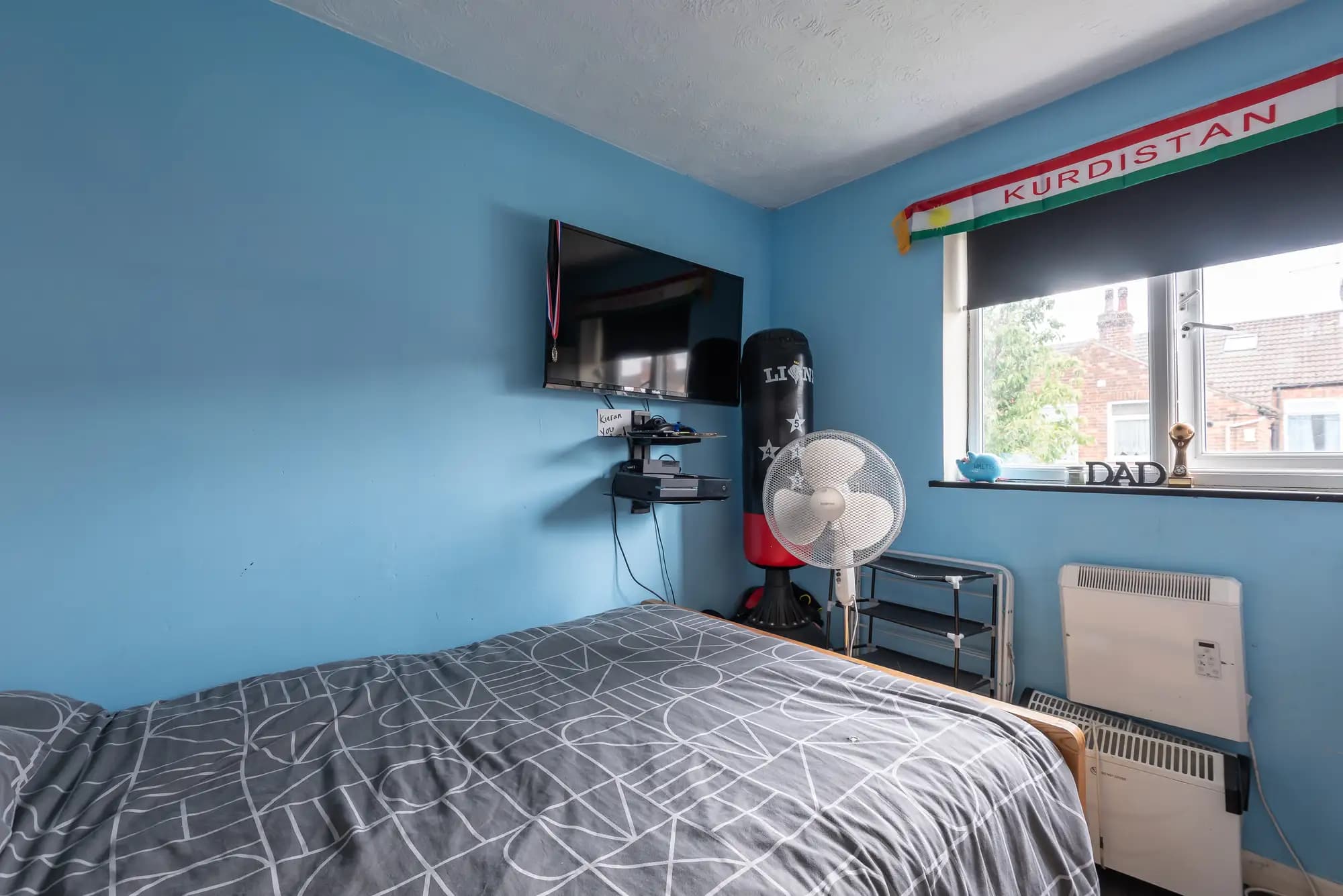 property photo 9 of 16
