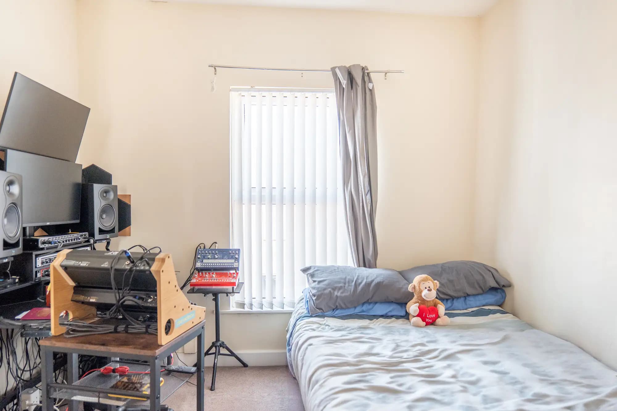 property photo 10 of 22
