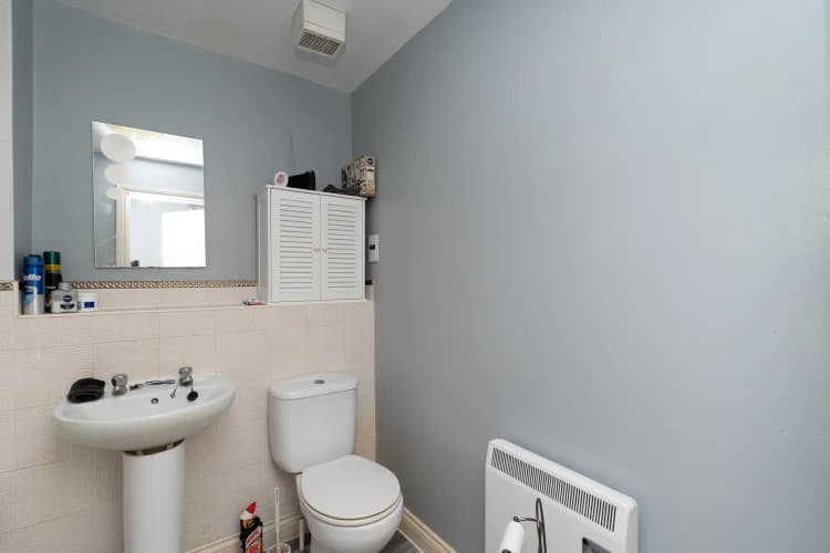 property photo 12 of 32