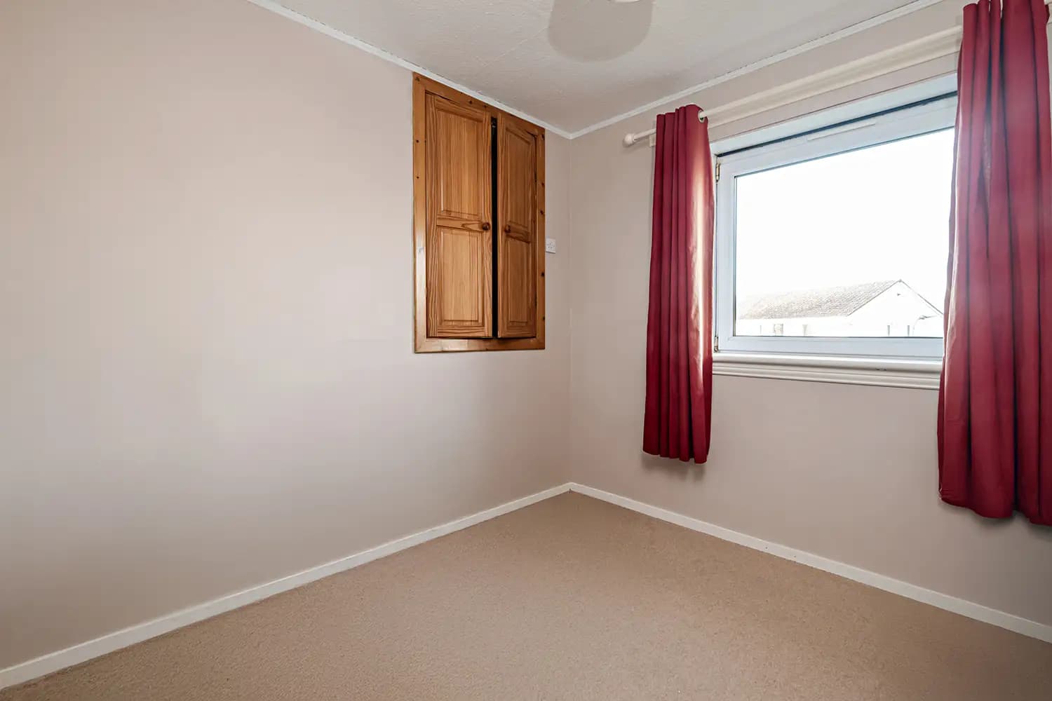 property photo 15 of 19
