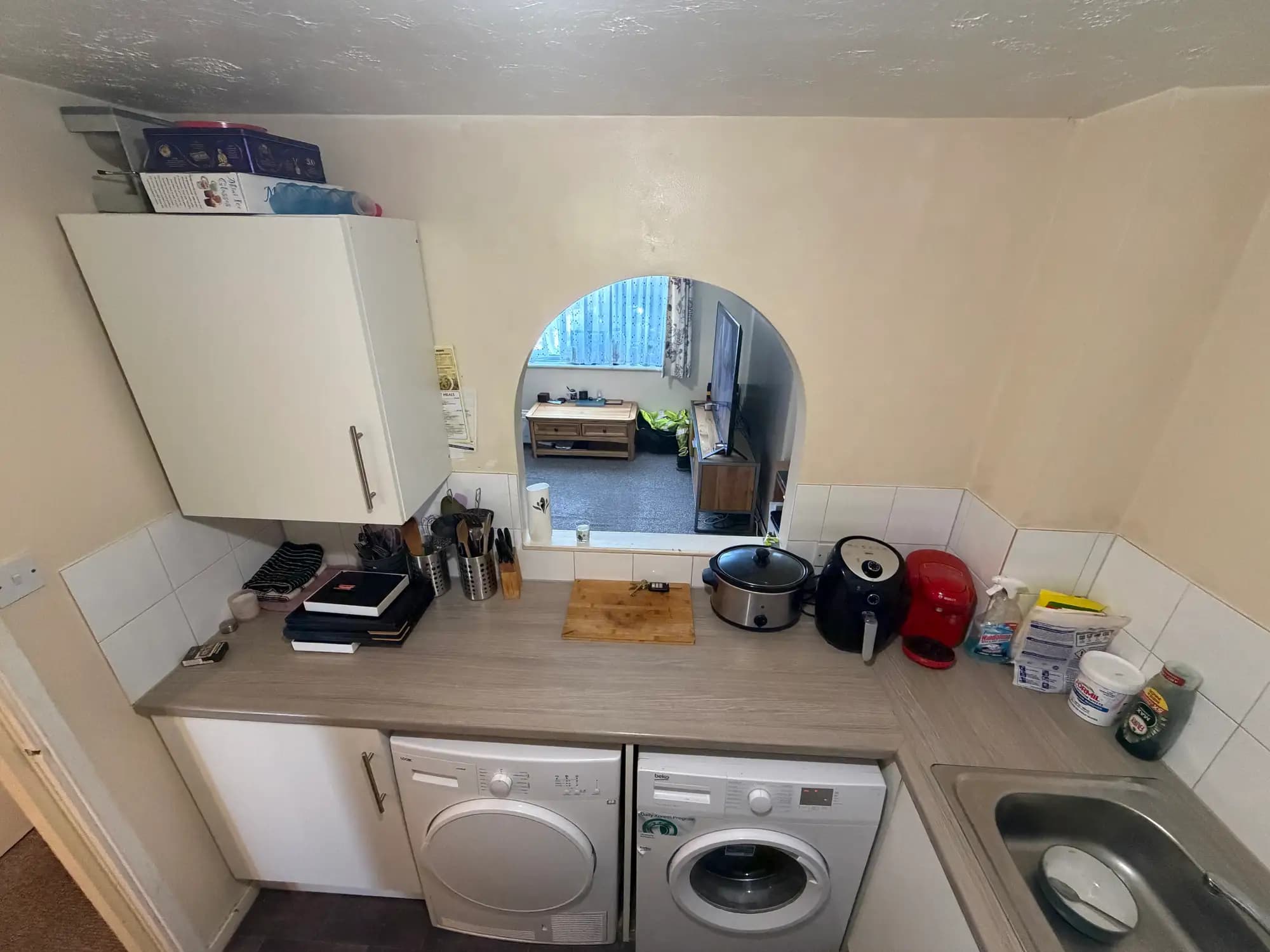 property photo 6 of 16