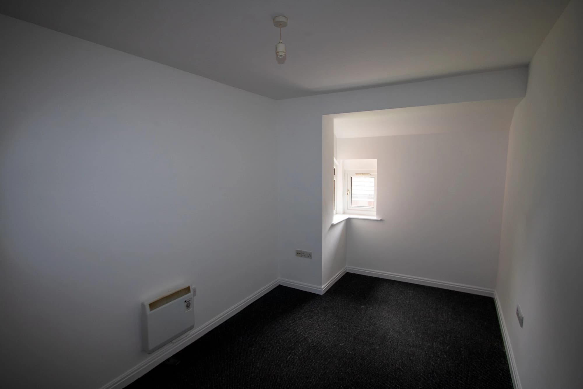 property photo 9 of 15