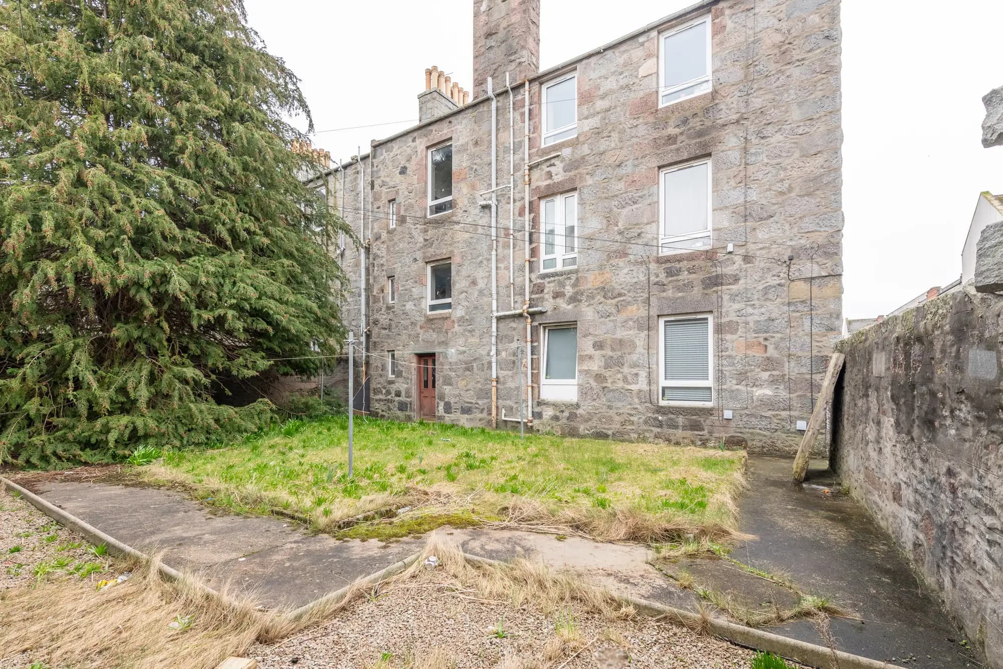 property photo 15 of 17