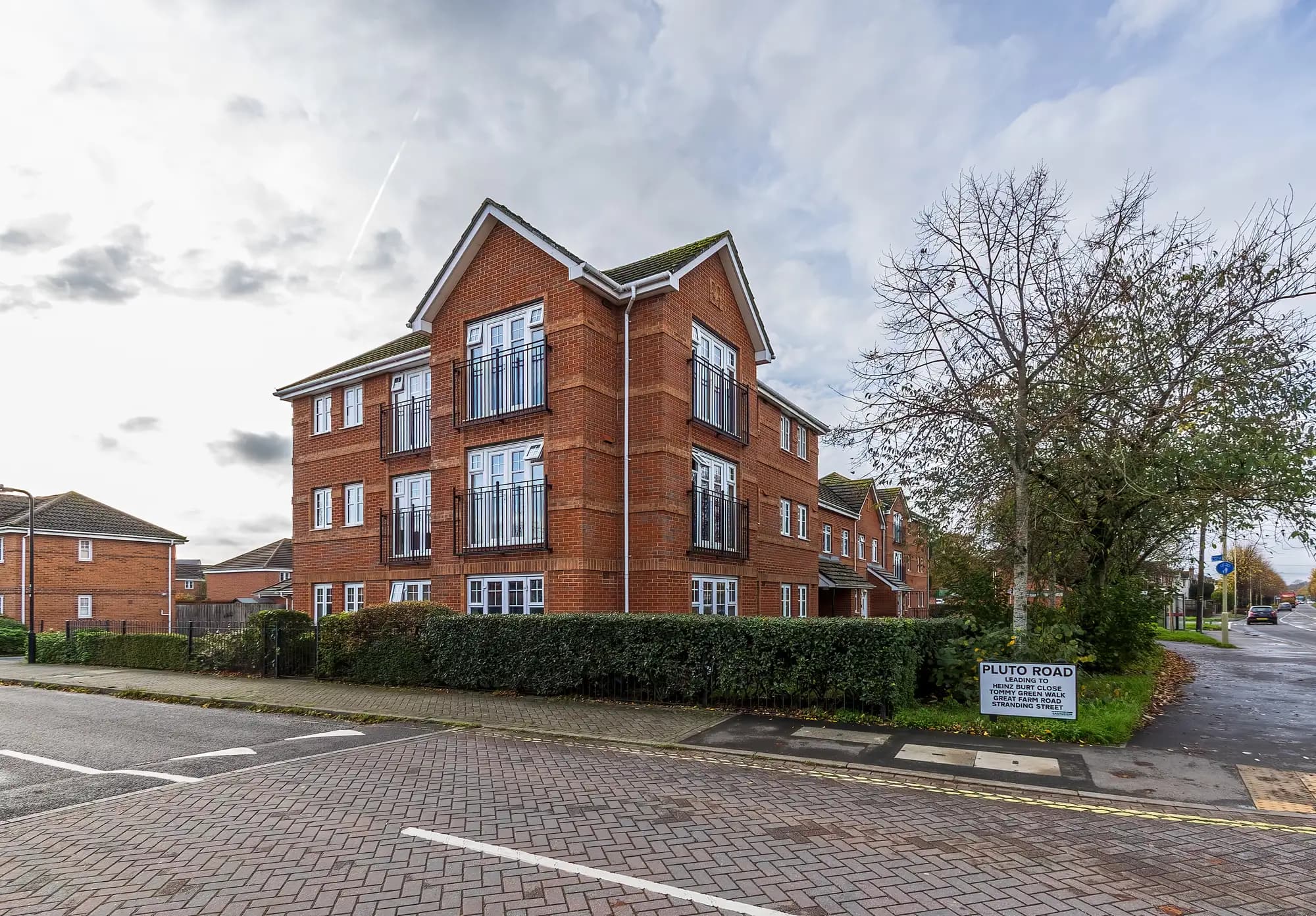 property photo 13 of 14