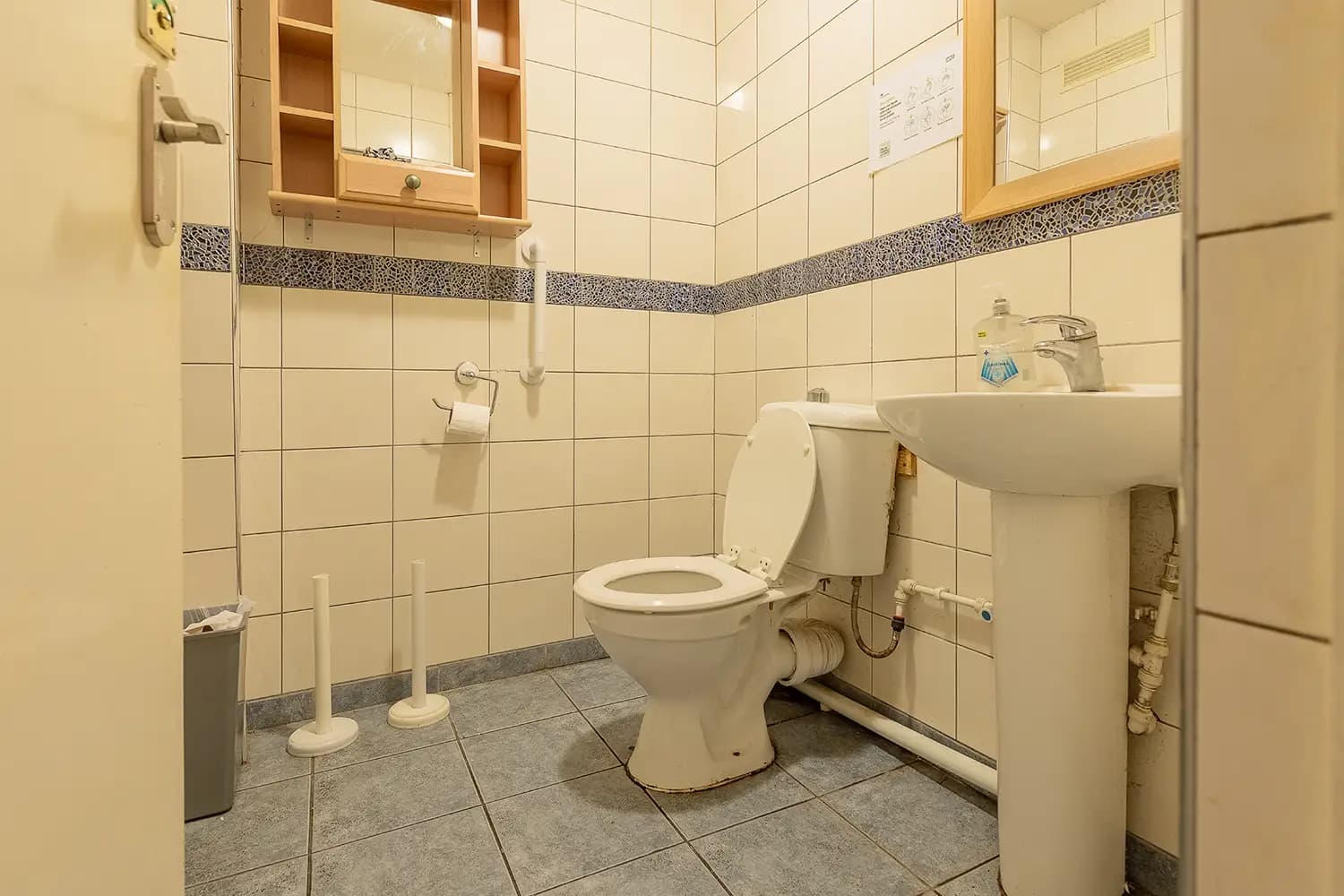property photo 15 of 30