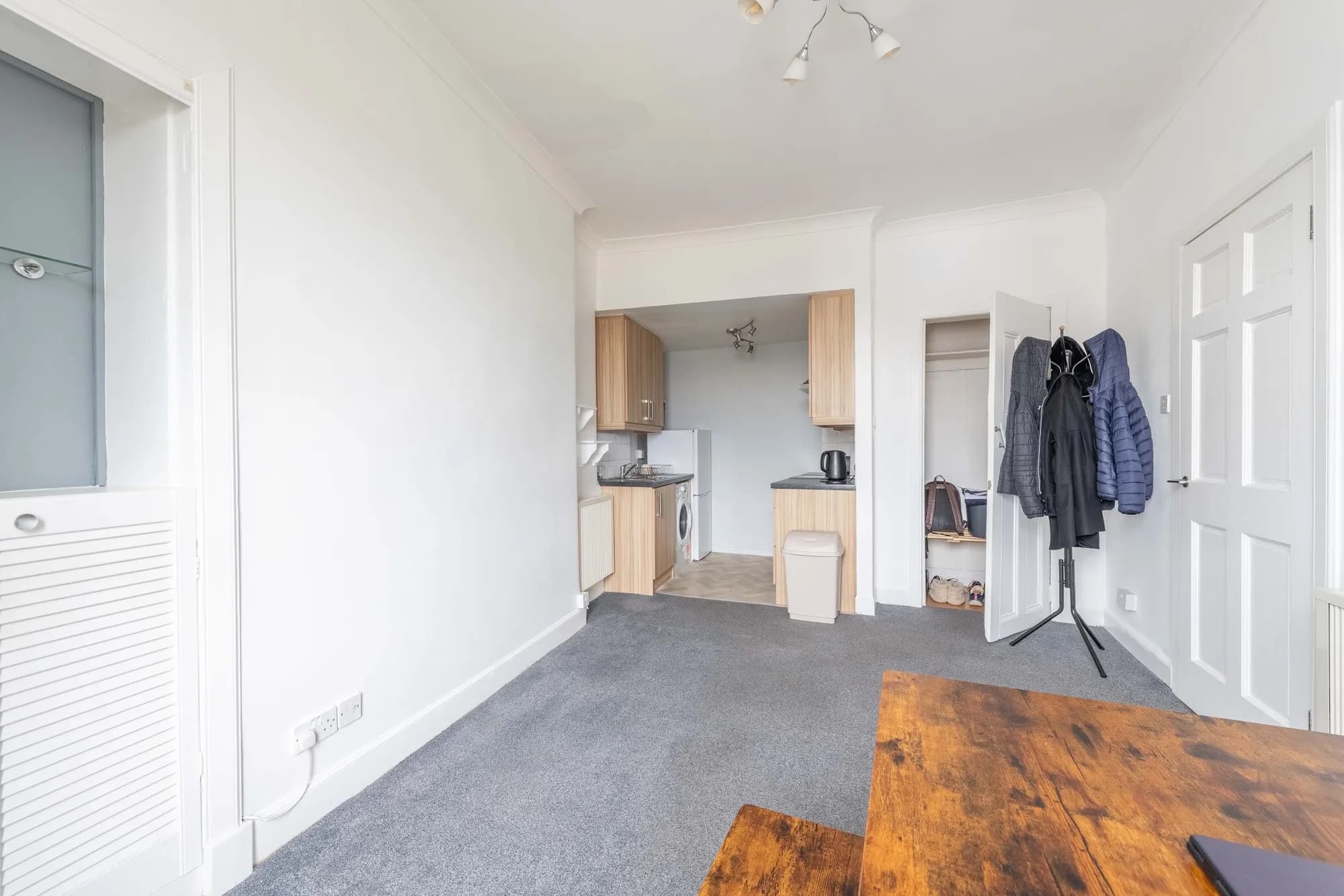 property photo 4 of 19