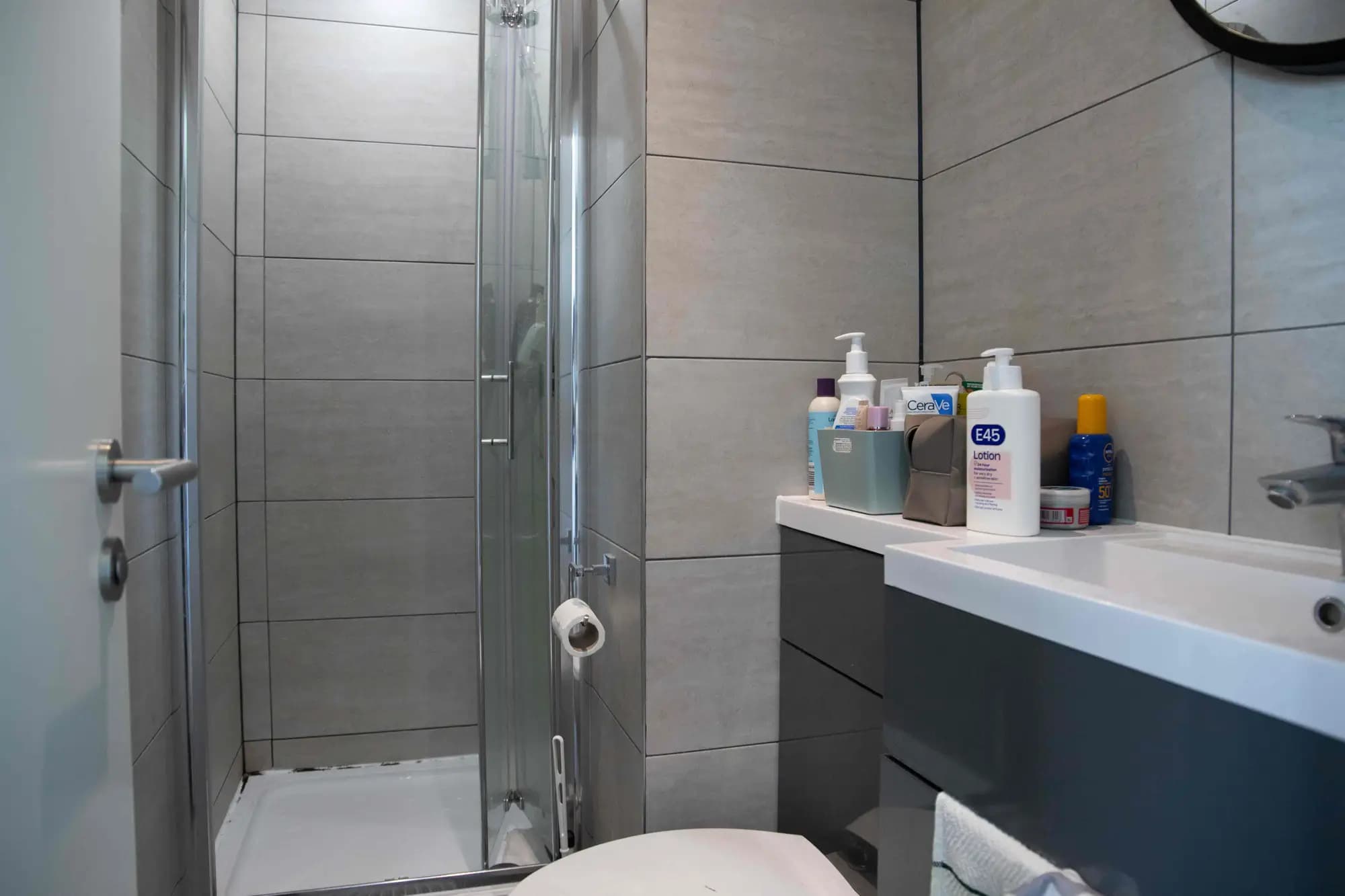 property photo 4 of 10